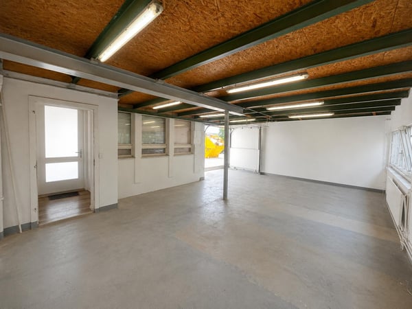 Vielseitige Gewerbe-, Büro- und Lagerfläche mit ca. 158 m² an Toplage in Oensingen 3
