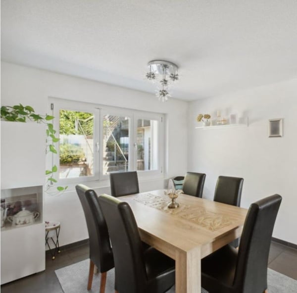 7.5-Zimmer-Doppeleinfamilienhaus an Südhanglage mit Alpenpanorama 11