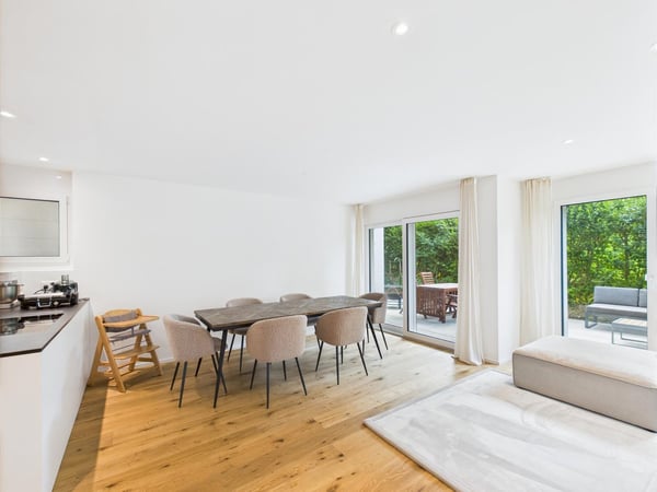 Neuwertiges 6.5-Zimmer-Doppeleinfamilienhaus mit hochwertigem Ausbau in Safenwil 7