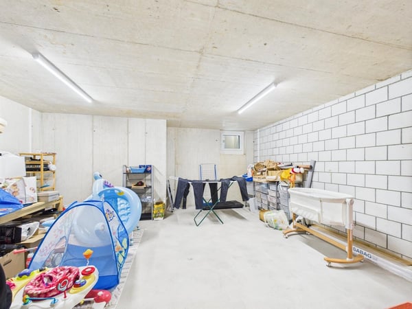 Neuwertiges 6.5-Zimmer-Doppeleinfamilienhaus mit hochwertigem Ausbau in Safenwil 19