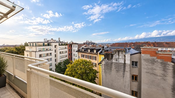 Dernier étage avec vue panoramique au coeur de Genève 1