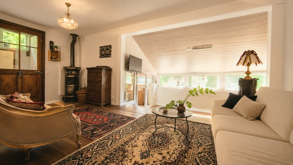 Maison atypique de charme dans un environnement résidentiel recherché 3