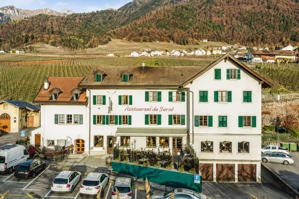 Immeuble de rendement avec fort potentiel – 13 appartements, et un restaurant 3