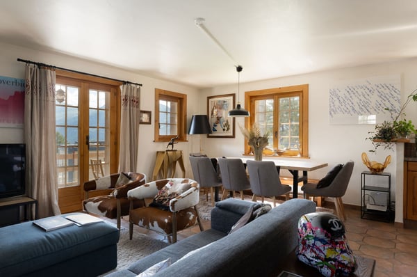 Chalet avec Permis pour Rénovation! 3