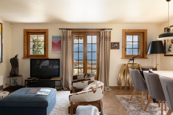 Chalet avec Permis pour Rénovation! 4