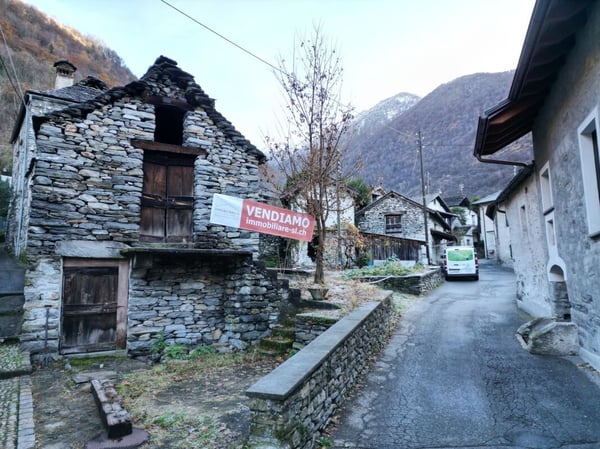 Rustici Ticinesi mit Grundstück 2