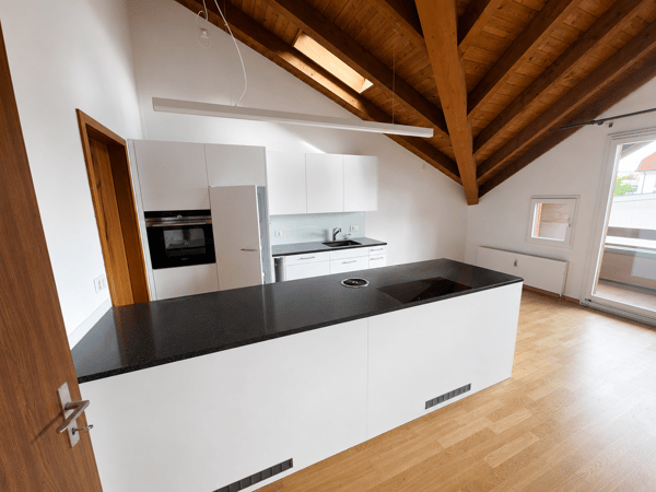 Exklusive 3.5-Zimmer-Dachwohnung mit Galeriecharakter & Loggia 2