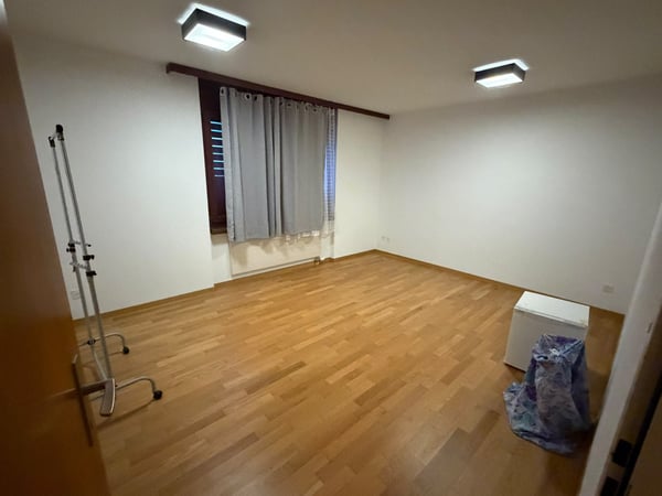 Zentral gelegene 3.5-Zimmer-Gartenwohnung in Affoltern a. A. 3