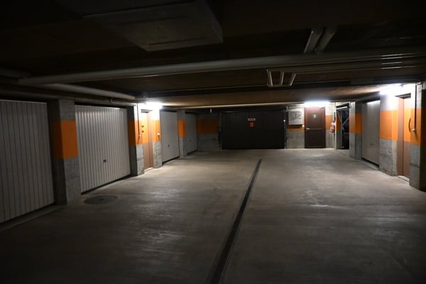 Helle 3-Zimmer-Wohnung mit Balkon und Pool in Zürich-Oerlikon 13