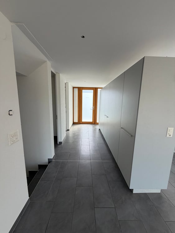 Modernes 7-Zimmer-Reihenhaus mit sonnigem Garten in familienfreundlicher Lage 2
