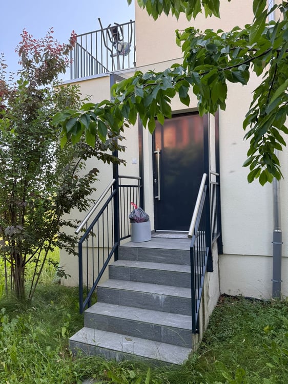 Gepflegte 2-Zimmer-Wohnung im Erdgeschoss in ruhiger Lage in Oberhasli 1