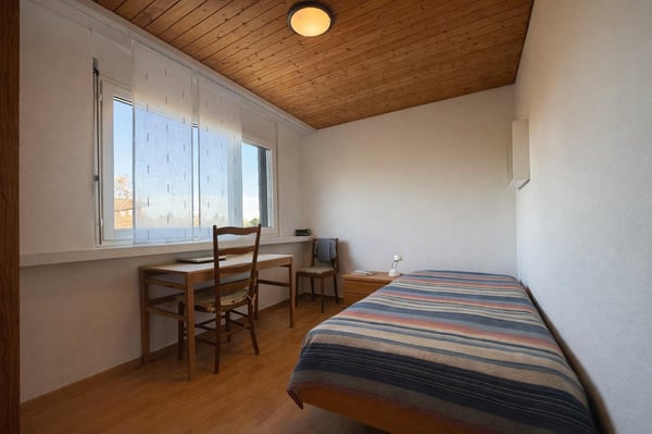 Familienfreundliches Doppeleinfamilienhaus mit Wintergarten und schöner Aussicht in Hinteregg 16
