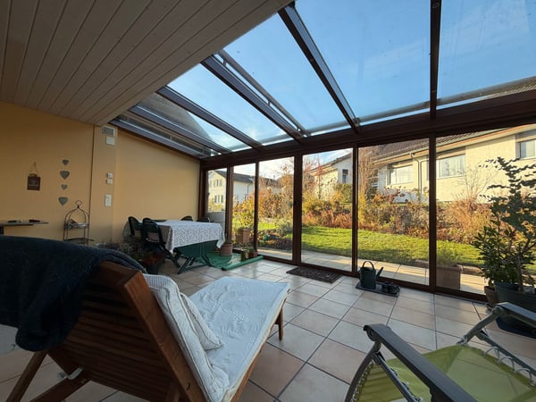 Familienfreundliches Doppeleinfamilienhaus mit Wintergarten und schöner Aussicht in Hinteregg 6