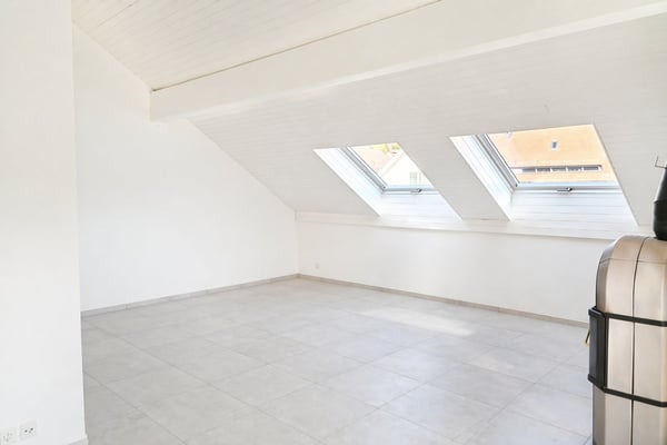 Willkommen in Ihrem neuen Zuhause in Winkel - Exklusive 1.5 Zimmer-Dachwohnung 2