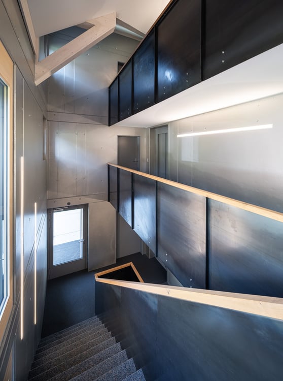 2.5 Zimmer Dachgeschoss Wohnung mit Loggia 13