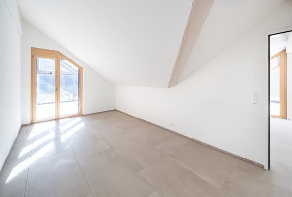 2.5 Zimmer Dachgeschoss Wohnung mit Loggia 7