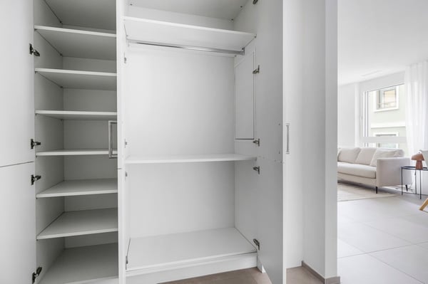 Modern 2-Room Apartment in Zürich's Vibrant District 5 18