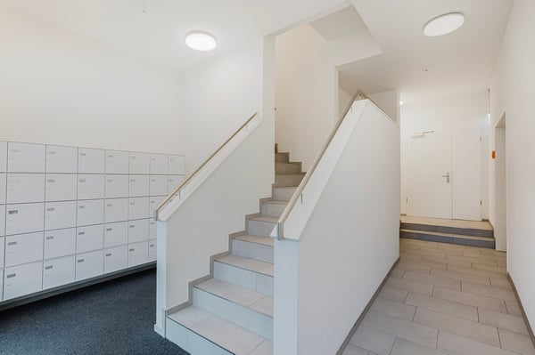 Modern 2-Room Apartment in Zürich's Vibrant District 5 19