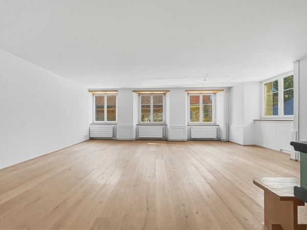 Einmalige Chance: Grosses Einfamilienhaus mit Anbau in Häfelfingen 4