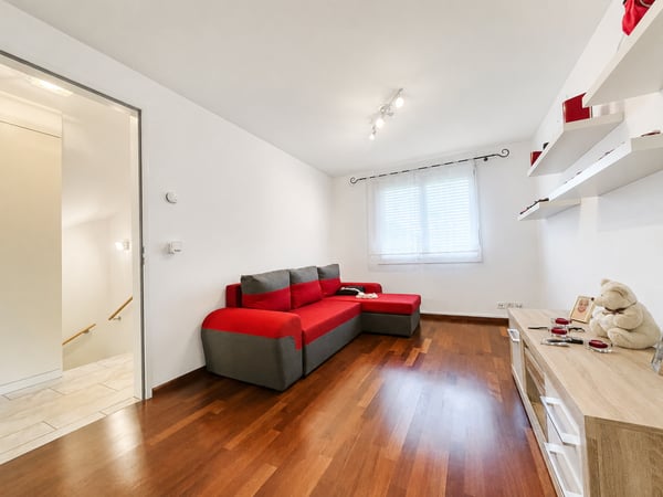 Sutter-Hüsli: 4.5-Zimmer-Reiheneinfamilienhaus in Aesch (Im Baurecht) 13