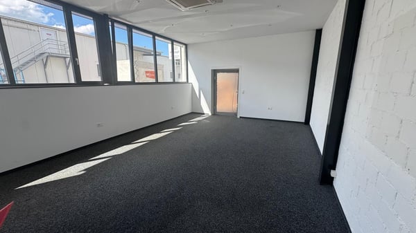 Büro- und Gewerbefläche im Erdgeschoss zu vermieten 4