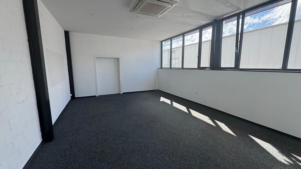 Büro- und Gewerbefläche im Erdgeschoss zu vermieten 5