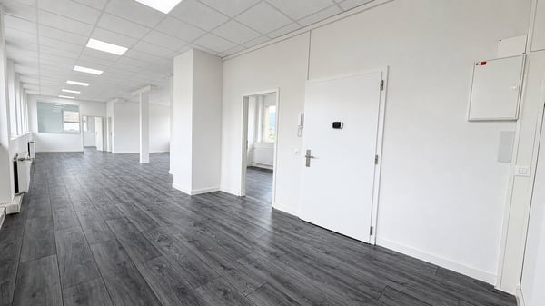 À découvrir — 2 bureaux rénovés à louer à Delémont 5