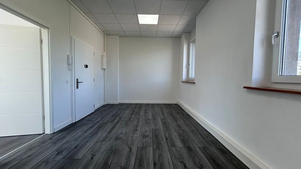 À louer – Local commercial / bureaux d’environ 62 m² au centre de Delémont 21