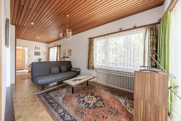 Ampia villa con tre appartamenti, piscina e vista aperta 23