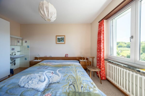 Ampia villa con tre appartamenti, piscina e vista aperta 19