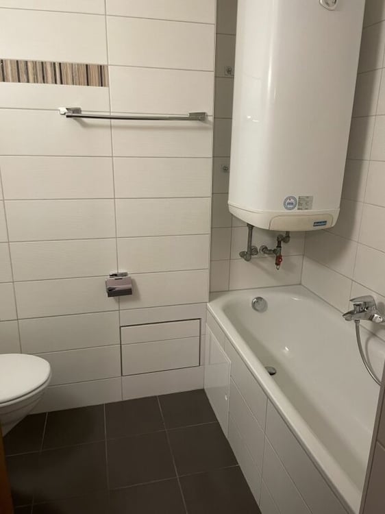 Studio lumineux avec vue à Neuchâtel 4