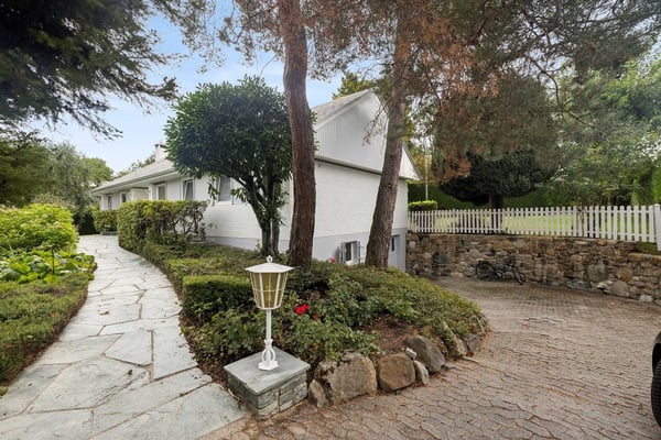 Villa de plain-pied au coeur de Collonge-Bellerive 13