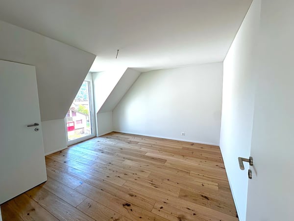 Neue 4.5-Zimmer-Wohnung mit 39.9 m2 Galerie! 3