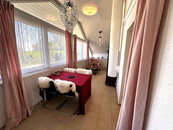 Grosszügiges Einfamilienhaus mit atemberaubendem Ausblick in Herlisberg 6