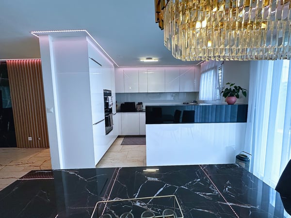 Moderne 4.5 Zimmer Wohnung mit 180 m² Garten 4