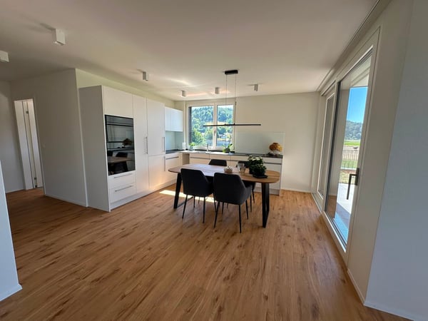 Moderne 2.5- Zimmer-Dachwohnung in Gränichen – Neubau mit Aussicht und Komfort 2