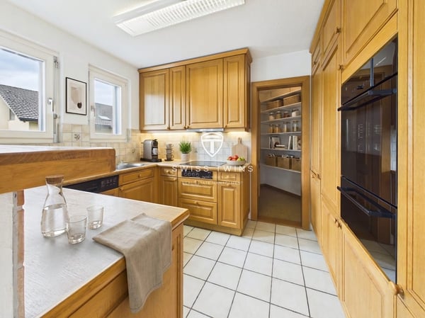 Exklusive 6.5-Zimmer-Dachmaisonette mit Wintergarten & privatem Dachgarten in Cham 8