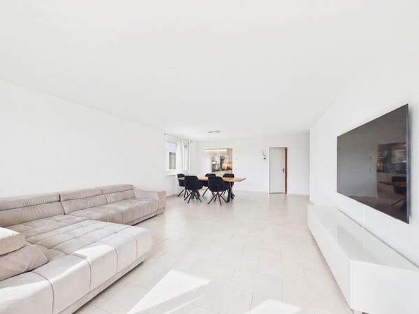 4.5-Zimmer-Wohnung mit grosser Terrasse in Winkel mieten 6