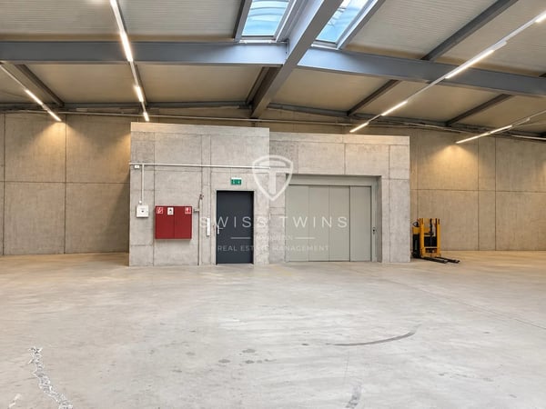 Top Gewerbestandort Oberrüti - 3'400 m² Lagerfläche mit optimaler Logistik 7