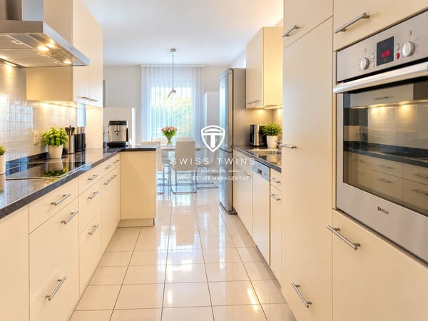Grosszügige 4.5-Zimmer-Gartenwohnung mit rund 100 m² Aussenbereich/ Hypothek zu 1,24 % bis 2029 4