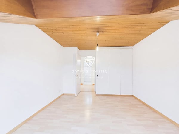 Helle 3.5-Zimmer-Dachwohnung in Zürich, frisch renoviert 8