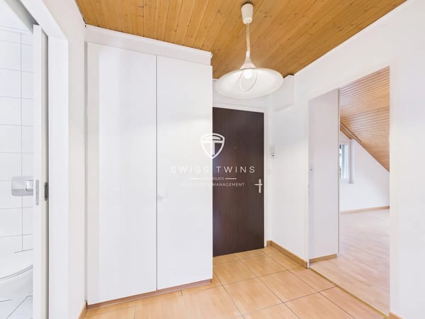 Helle 3.5-Zimmer-Dachwohnung in Zürich, frisch renoviert 3