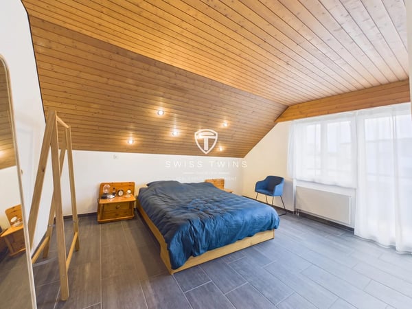Grosszügige 2.5-Zimmer-Dachwohnung mit Cheminée und zwei Balkonen in Effretikon 4