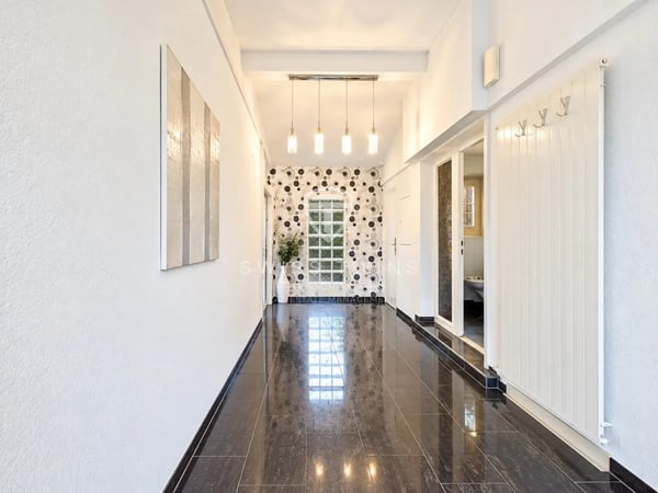 5-Zimmer-Einfamilienhaus mit sonnigem Garten, Cheminée und 4 Parkplätzen in Kleindöttingen 3