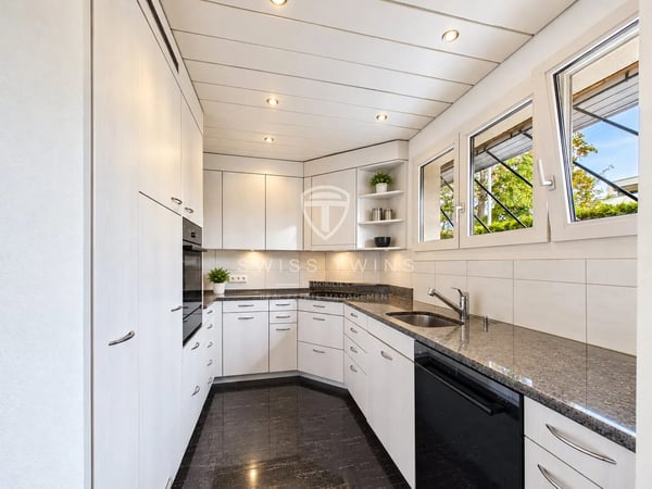 5-Zimmer-Einfamilienhaus mit sonnigem Garten, Cheminée und 4 Parkplätzen in Kleindöttingen 9