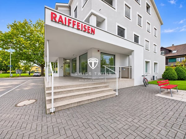 Repräsentative Gewerbefläche mit 196 m² an attraktiver Lage in Emmen 1