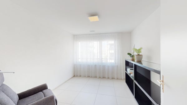 Sehr zentrale und neuwertige 4.5-Zimmer-Wohnung mit Eigentumsstandart 11