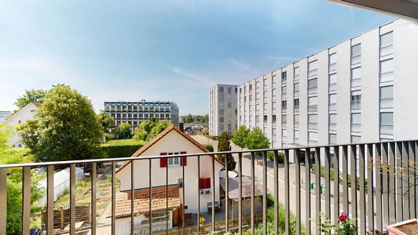 Sehr zentrale und neuwertige 4.5-Zimmer-Wohnung mit Eigentumsstandart 8