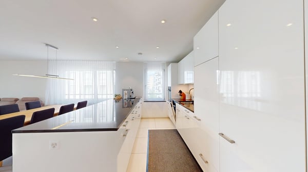 Sehr zentrale und neuwertige 4.5-Zimmer-Wohnung mit Eigentumsstandart 4