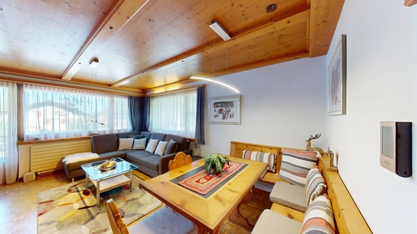 Stilvolle und volleingerichtete 2½-Zimmer-Wohnung mit Gartensitzplatz in Klosters 7